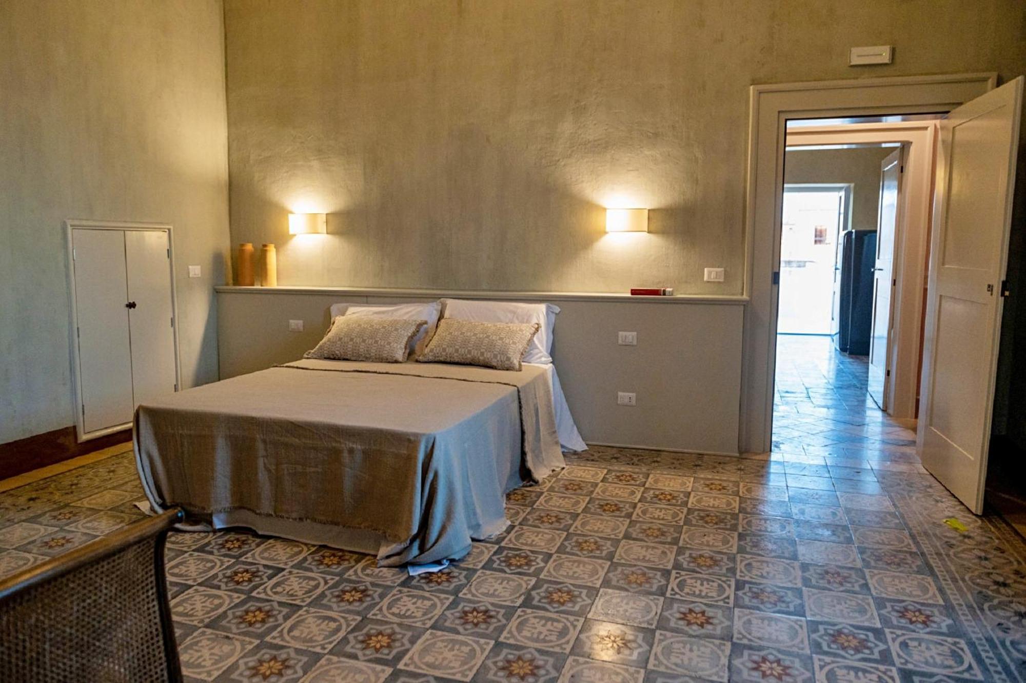 Palazzo Pati Hotel Tiggiano Екстериор снимка