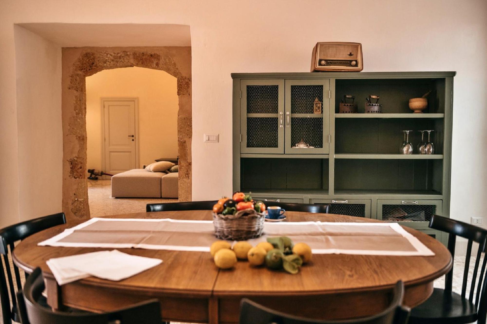Palazzo Pati Hotel Tiggiano Екстериор снимка